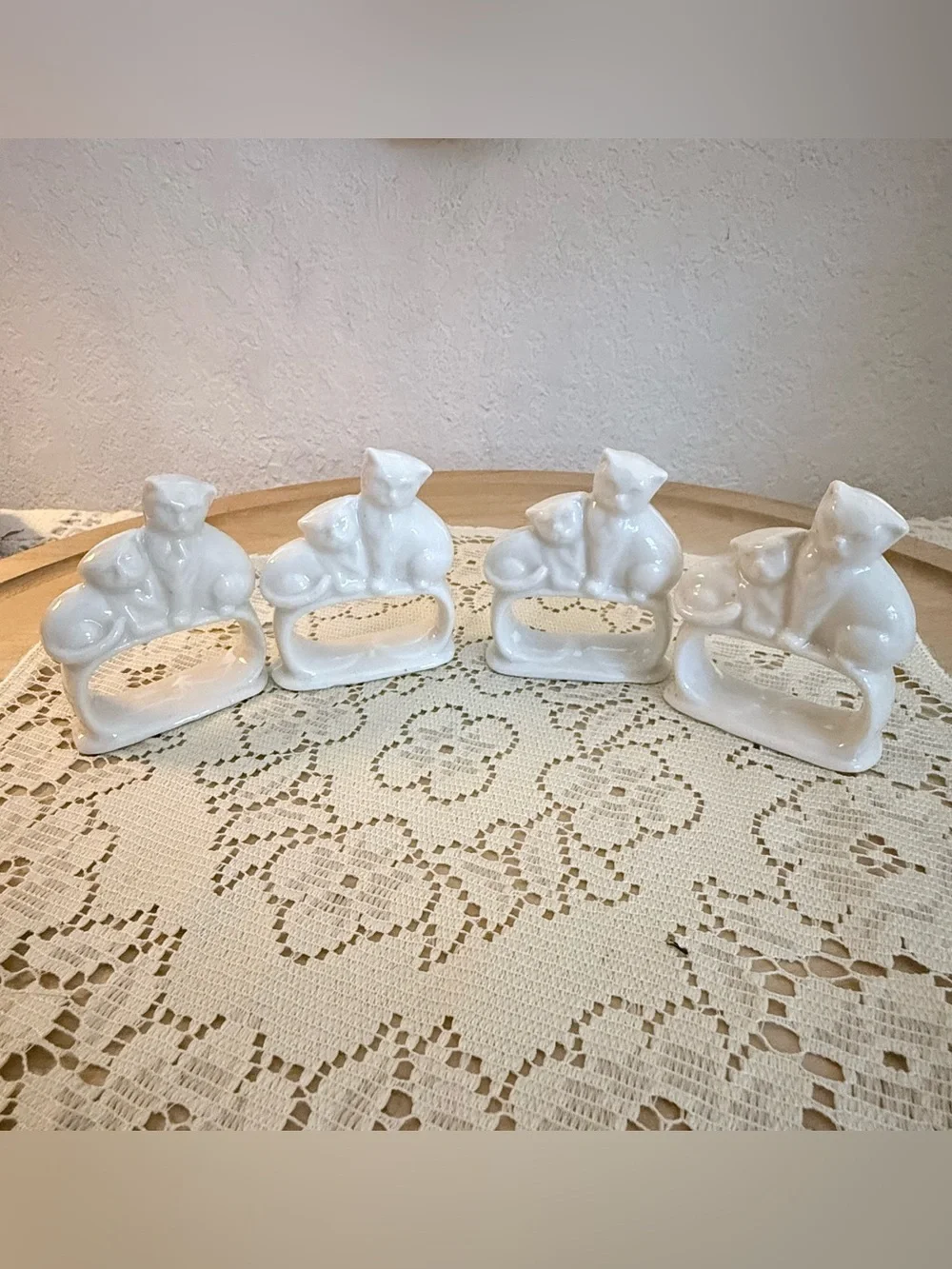 Vintage Ceramic White Cat Nakin Ring Holders